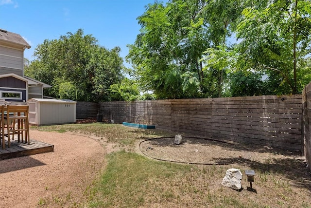 720 Pedernales St Unit B, Austin, TX 78702 - fenced backyard featuring a storage shed