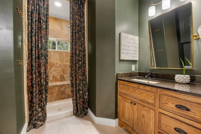 79 Saddle Rock Rdg, Wimberley, TX 78676 - bathroom featuring a stall shower and vanity