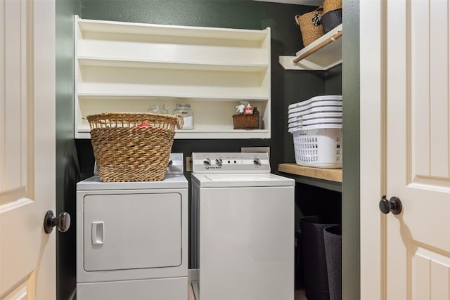 79 Saddle Rock Rdg, Wimberley, TX 78676 - laundry room featuring washing machine and dryer