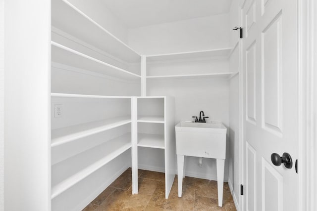 10504 Grand Oak Cir, Austin, TX 78750 - view of pantry