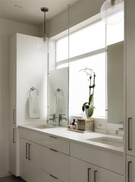 3100 Menchaca Rd Unit 10, Austin, TX 78704 - bathroom with double vanity