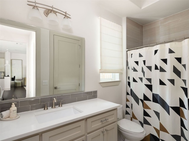 5408 Prock Ln Unit A, Austin, TX 78721 - full bathroom featuring vanity and curtained shower