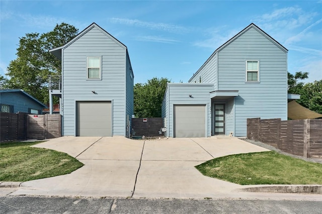 6920 Bethune Ave, Austin, TX 78752 - view of front of home with concrete driveway