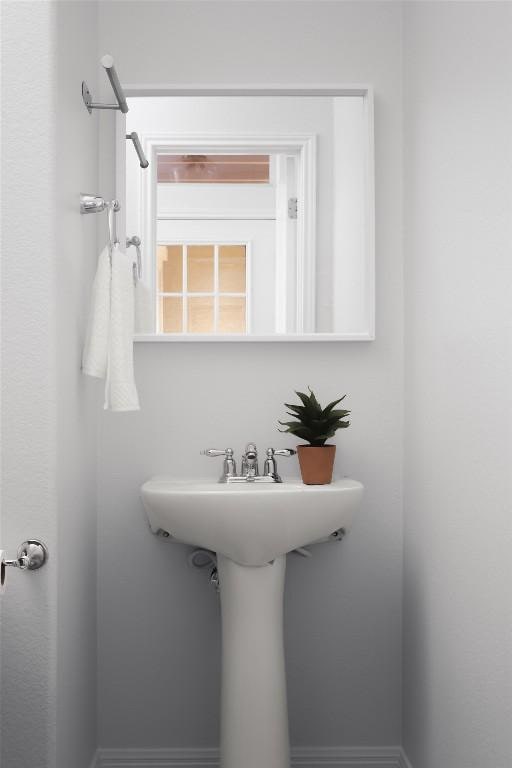3406 Menchaca Rd Unit 14, Austin, TX 78704 - bathroom featuring a sink