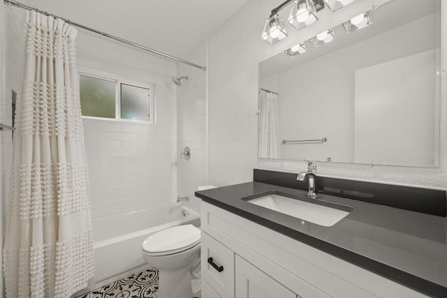 7604 Beinville Cv, Austin, TX 78749 - full bath featuring vanity and shower / bath combination with curtain