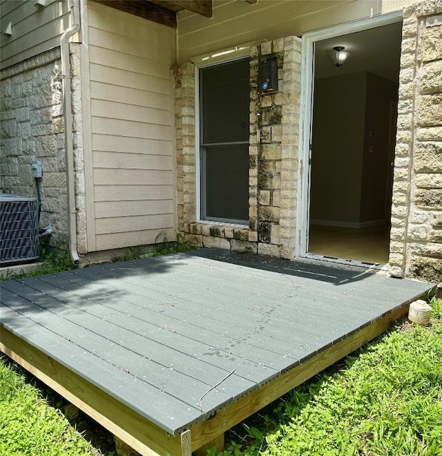 6900 E Riverside Dr Unit 8, Austin, TX 78741 - exterior view of stone siding