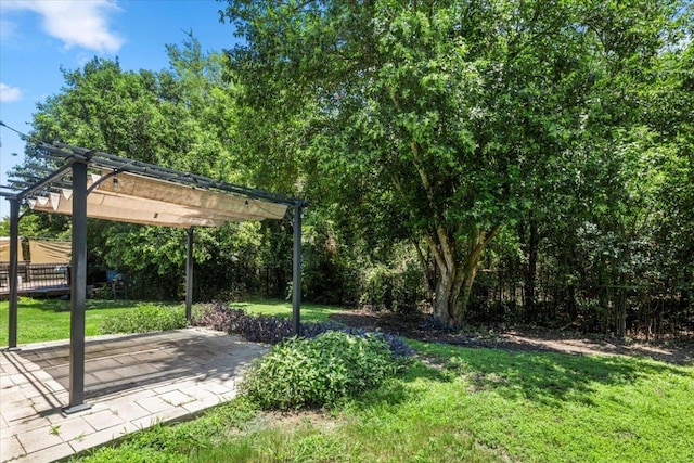 2101 Rivers Edge Way Unit 17, Austin, TX 78741 - view of grassy yard featuring a pergola