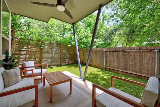 4602 Alf Ave Unit B, Austin, TX 78721 - fenced backyard featuring ceiling fan, an outdoor hangout area, and a patio area