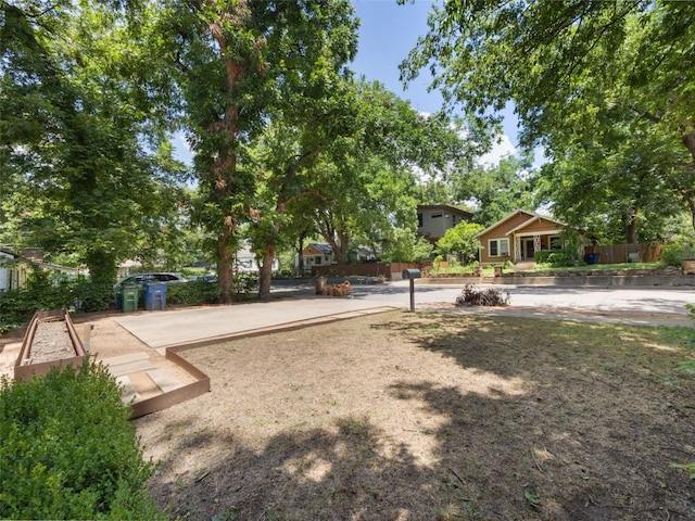 1605 Garden St, Austin, TX 78702 - view of yard