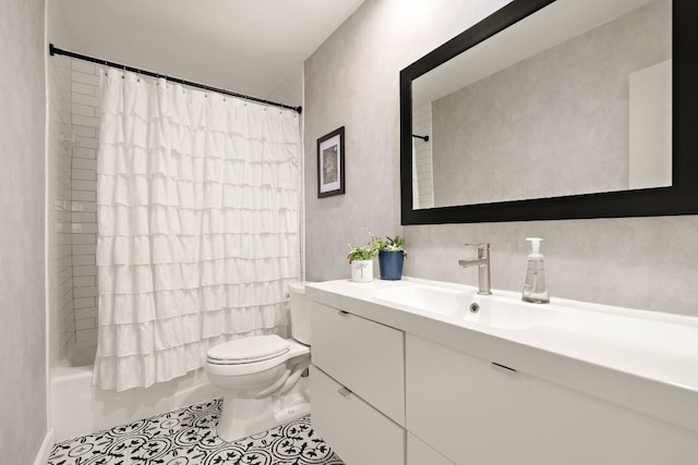 2709 Jorwoods Dr, Austin, TX 78745 - bathroom with vanity, shower / bath combo, and tile patterned floors