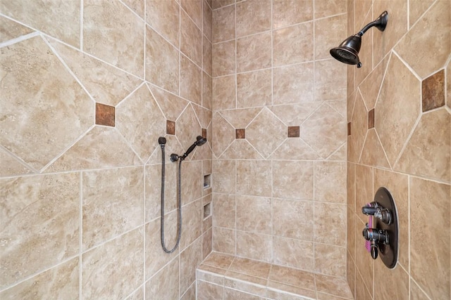 128 Squires Dr, Lakeway, TX 78734 - full bath with a tile shower