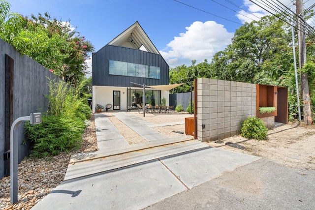 2309 E 5th St, Austin, TX 78702 - view of front of home featuring a patio and outdoor dining space