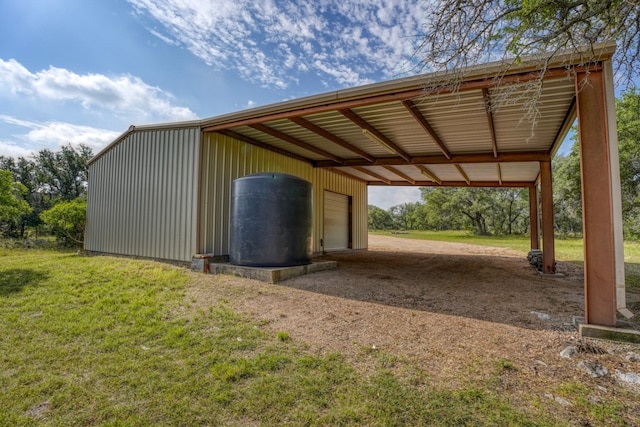 1050 Twisted Oak Dr, Horseshoe Bay, TX 78657 - view of pole building featuring a yard
