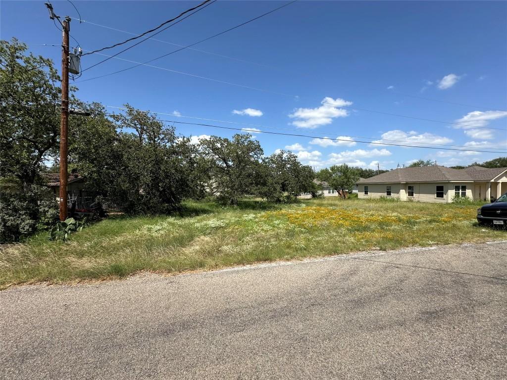 000 Forest Trl, Kingsland, TX 78639