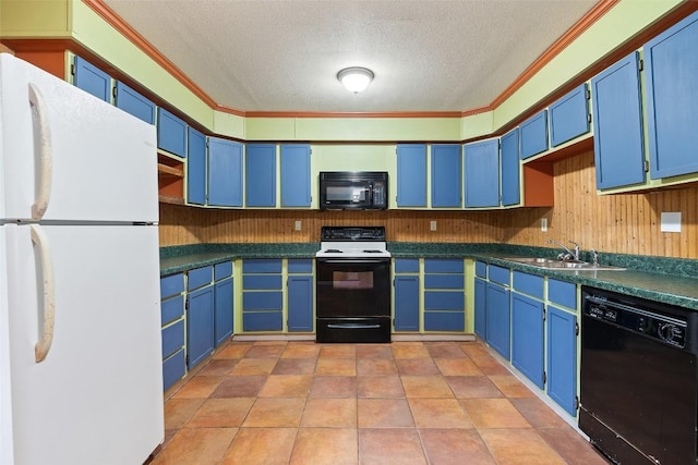111 Sendero Blvd, Cedar Creek, TX 78612 - kitchen with black appliances, blue cabinetry, dark countertops, crown molding, and a textured ceiling