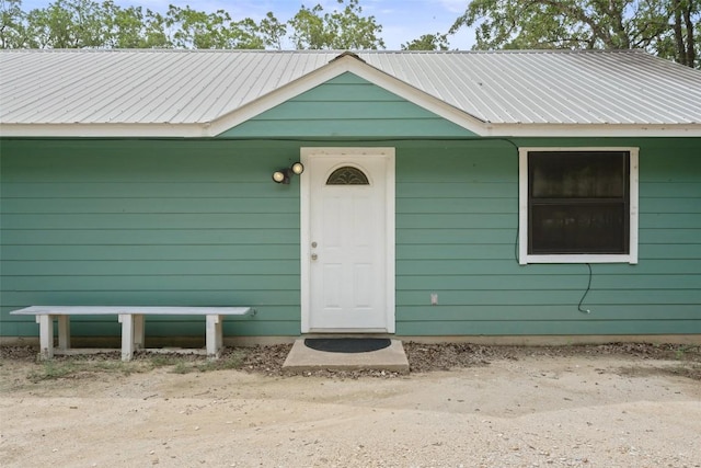 111 Sendero Blvd, Cedar Creek, TX 78612 - entrance to property with a metal roof