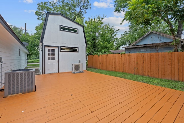5700 Jain Ln, Austin, TX 78721 - view of wooden terrace