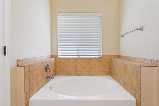 2802 Amber Forest Trl, Belton, TX 76513 - full bath featuring a garden tub