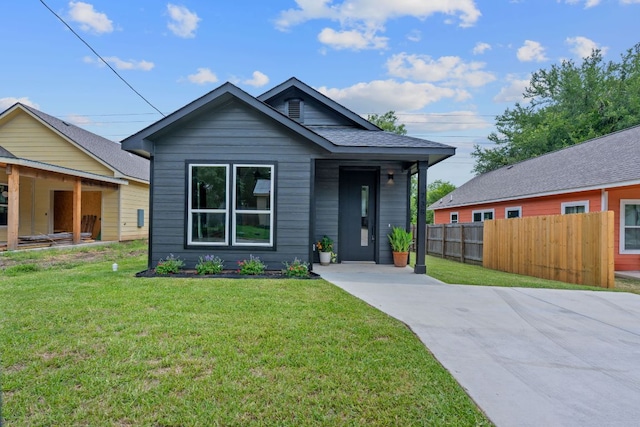 738 Chihuahua St, Lockhart, TX 78644 - photo 2