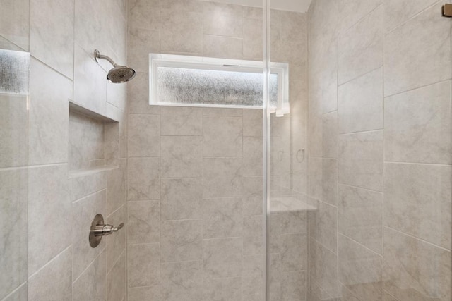 1754 Sawmill Xing, Round Rock, TX 78665 - full bathroom with a tile shower
