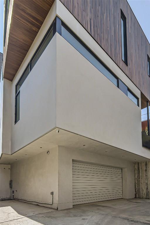 1315 W 9th St Unit B, Austin, TX 78703 - view of property with an attached garage
