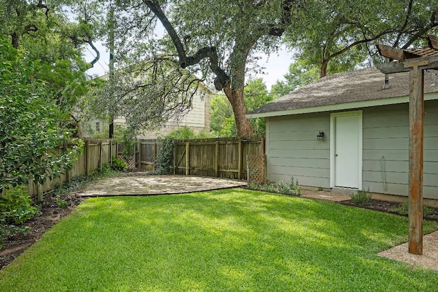 4009 Cordova Dr, Austin, TX 78759 - fenced backyard with a patio