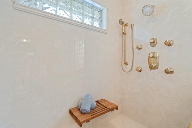 1500 El Cielo, Leander, TX 78641 - bathroom featuring a tile shower
