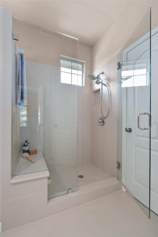 11000 Anderson Mill Rd Unit 52, Austin, TX 78750 - full bathroom featuring a shower stall