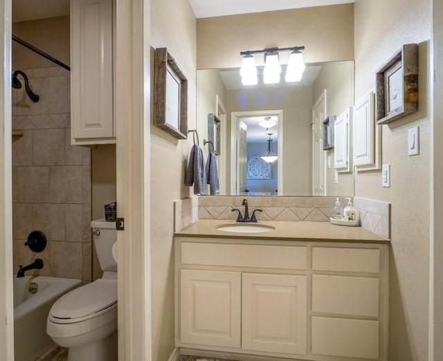 604 Highcrest Dr Unit 722, Granite Shoals, TX 78654 - full bathroom featuring vanity and washtub / shower combination