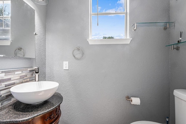 607 County Cork Ln, Leander, TX 78641 - bathroom with toilet and vanity