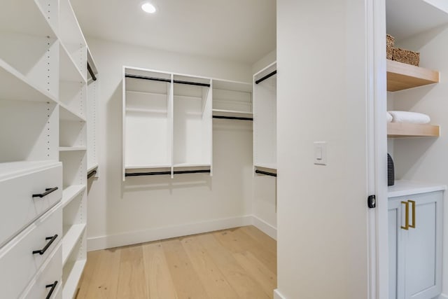 3104 Mistyglen Cir, Austin, TX 78746 - walk in closet featuring light wood-type flooring