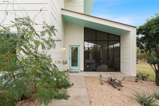 5725 Toscana Ave, Austin, TX 78724 - entrance to property featuring a patio