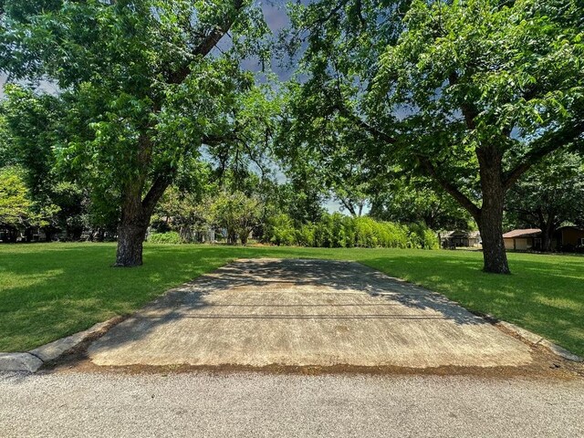 922 Booneville Ave, New Braunfels, TX 78130 - photo 4