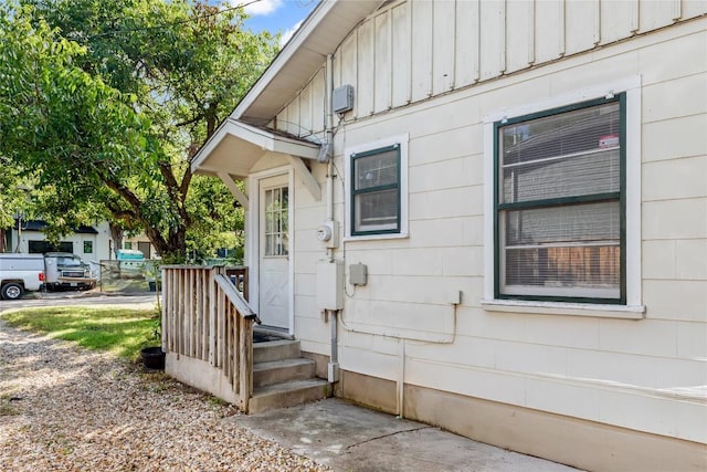 1301 Piedmont Ave, Austin, TX 78757 - property entrance with board and batten siding