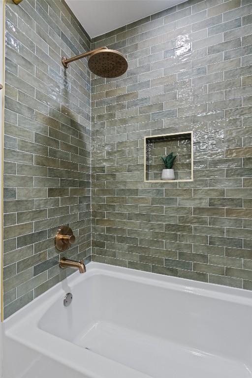 6209 Waycross Dr, Austin, TX 78745 - full bath with  shower combination