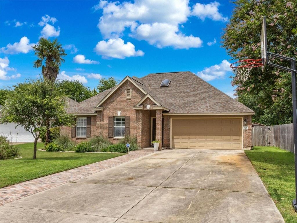 860 Fair Ln, New Braunfels, TX 78130 - photo 1