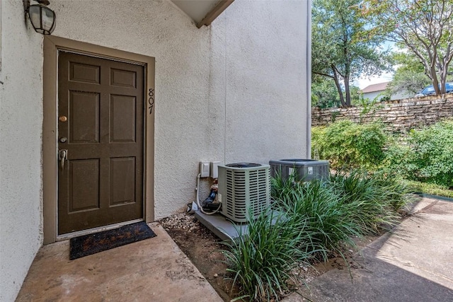 6910 Hart Ln Unit 807, Austin, TX 78731 - entrance to property featuring stucco siding