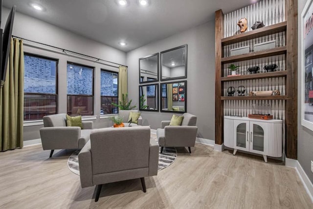 19125 Hopper Ln, Austin, TX 78738 - lobby with recessed lighting