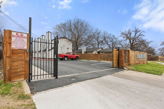 2706 Wheless Ln Unit 502, Austin, TX 78723 - view of gate