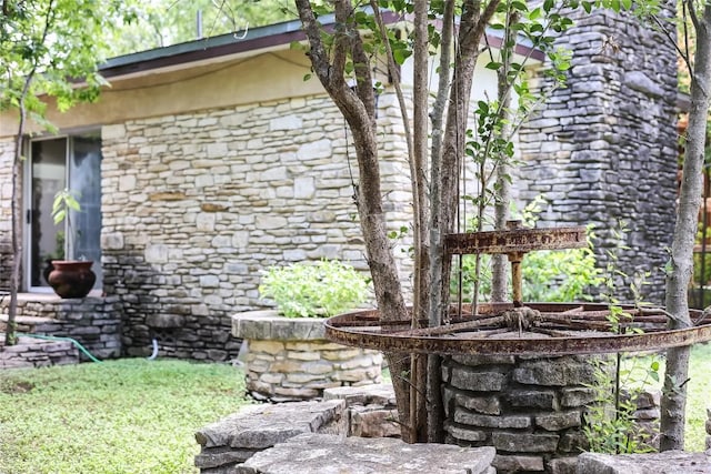 1506 Alguno Rd, Austin, TX 78757 - exterior view of stone siding