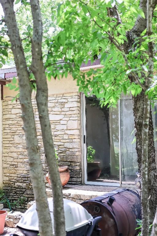 1506 Alguno Rd, Austin, TX 78757 - exterior view of stone siding