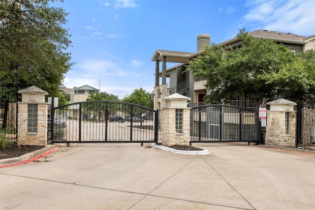 2320 Gracy Farms Ln Unit 323, Austin, TX 78758 - view of gate