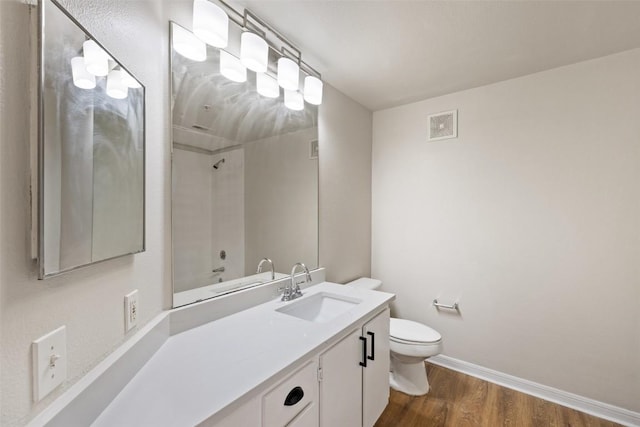 2320 Gracy Farms Ln Unit 323, Austin, TX 78758 - full bath featuring wood finished floors, a shower, and vanity