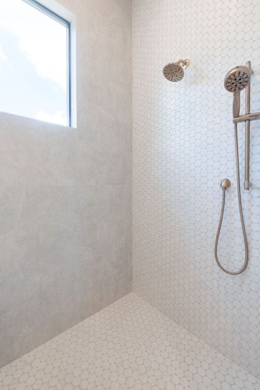 209 Burnet Oaks Dr, Burnet, TX 78611 - full bath featuring tiled shower