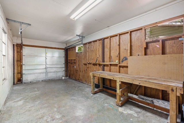 5302 Robinsdale Ln, Austin, TX 78723 - garage with a workshop area