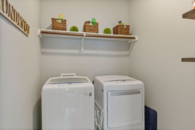 16216 Travesia Way, Austin, TX 78728 - laundry room featuring independent washer and dryer