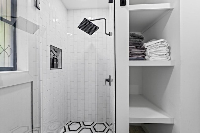 3520 Highland View Dr, Austin, TX 78731 - full bathroom featuring a shower stall