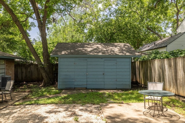 4108 Lewis Ln Unit A & B, Austin, TX 78756 - garage featuring a shed