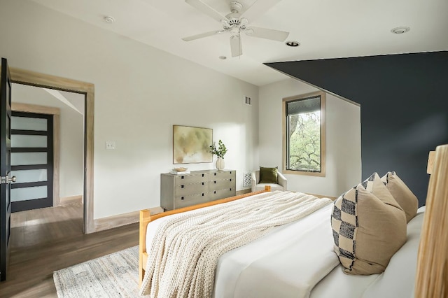 913 Christopher St, Austin, TX 78704 - bedroom featuring wood finished floors, ceiling fan, and recessed lighting