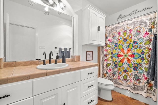 9 Heatherbloom Ln, The Hills, TX 78738 - full bathroom with vanity and curtained shower